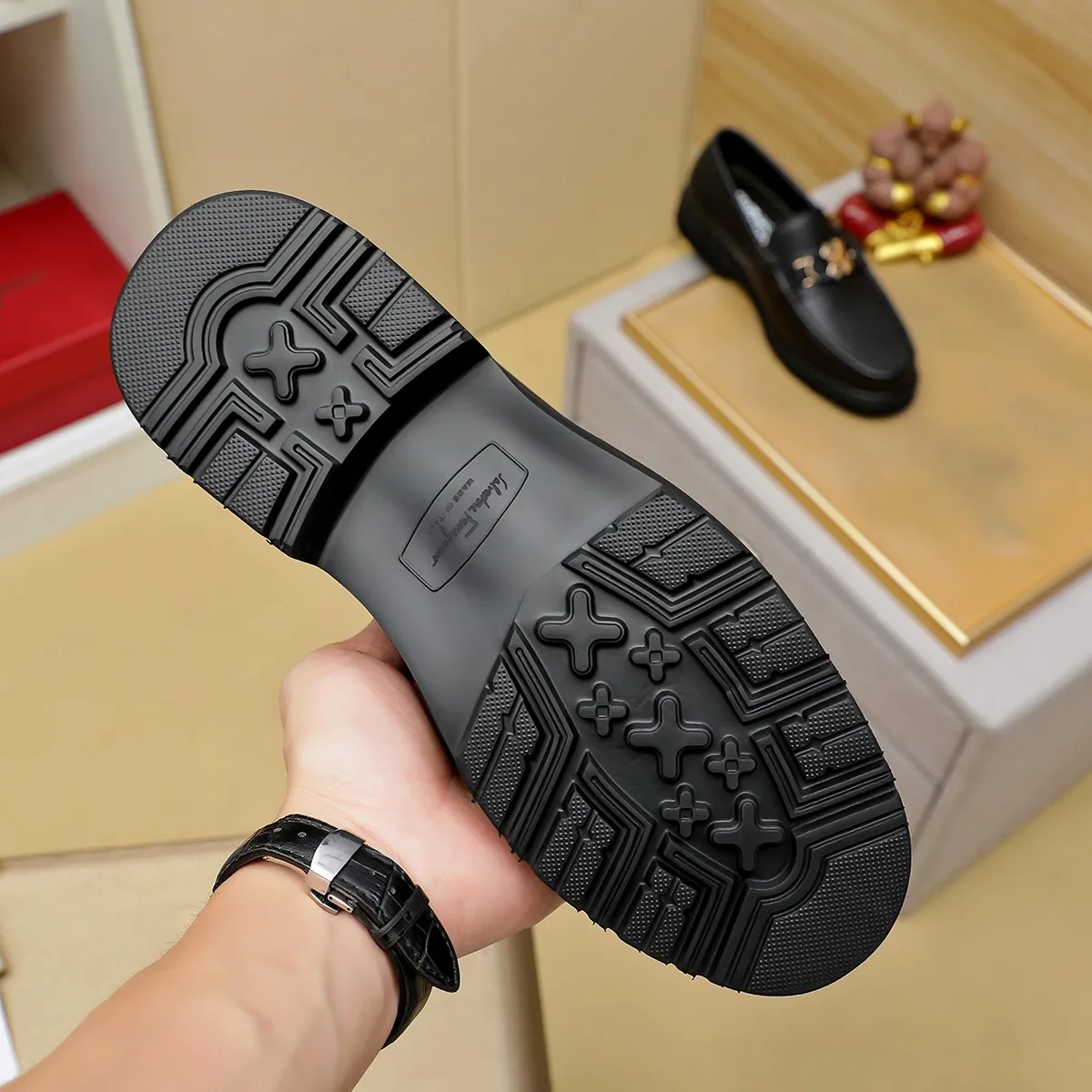 Men's shoes 💰500 Ferragamo [Ferragamo] top imported suit men's shoes 💯Original copy of the official website, product materials: selected imported embossed calfskin + luxury hardware buckle accessories ~ imported water-dyed cow 🐂 leather lining. Strong three-dimensional visual effect, original combination outsole, multiple colors available😘 Size: 38-44 (.45.46. Customized)